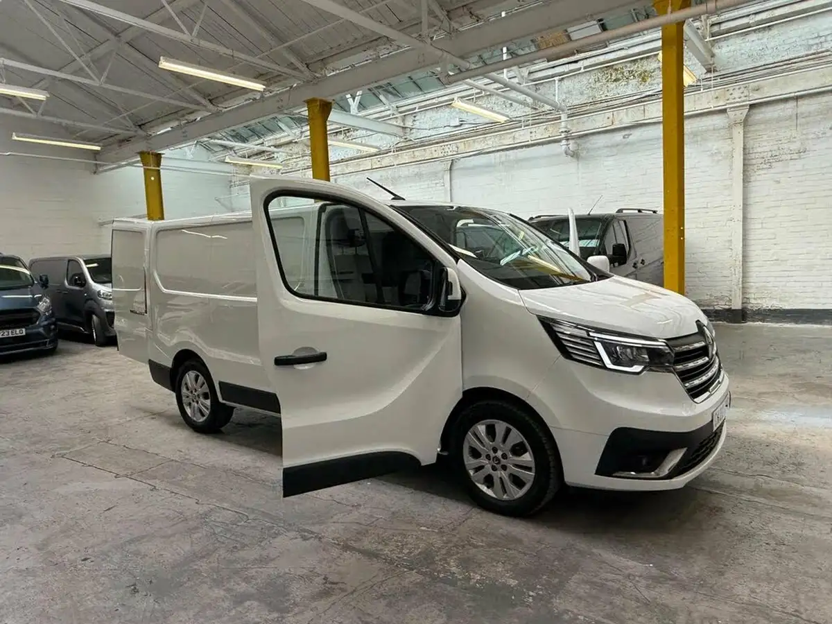 2022-renault-trafic-20dci-sl28-130-sport-big-27