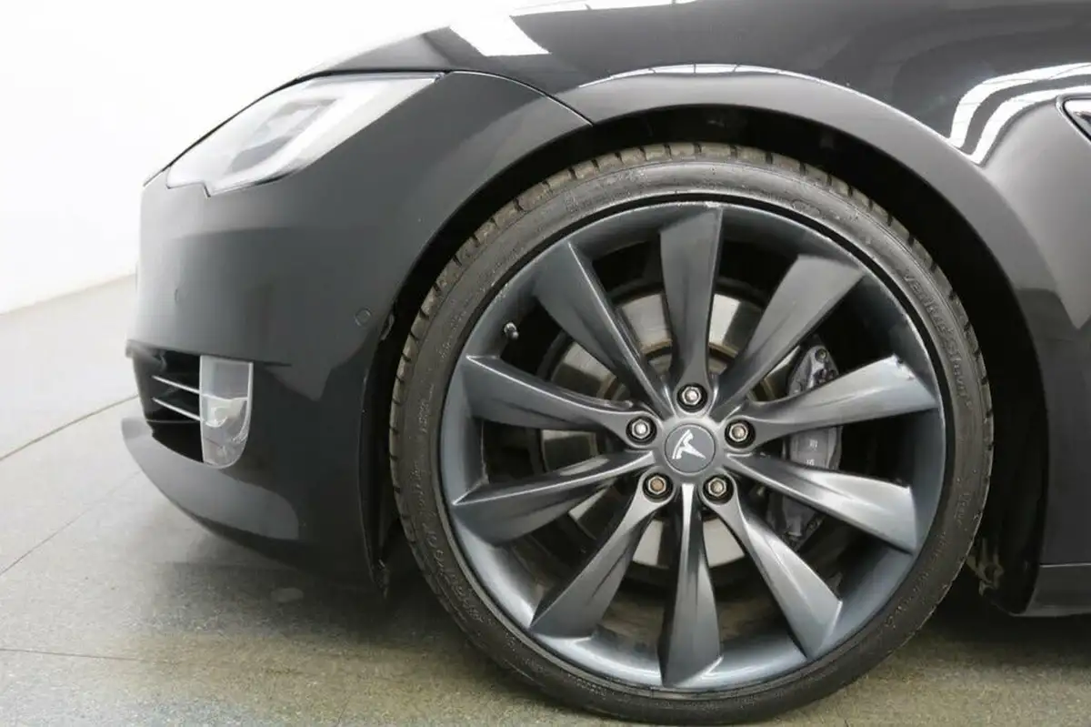 2020-tesla-model-s-e-long-range-big-76