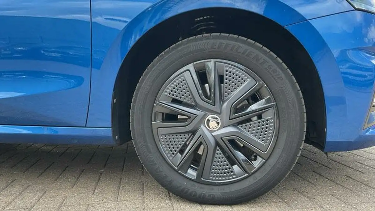 2024-skoda-fabia-10-tsi-colour-edition-116ps-big-4