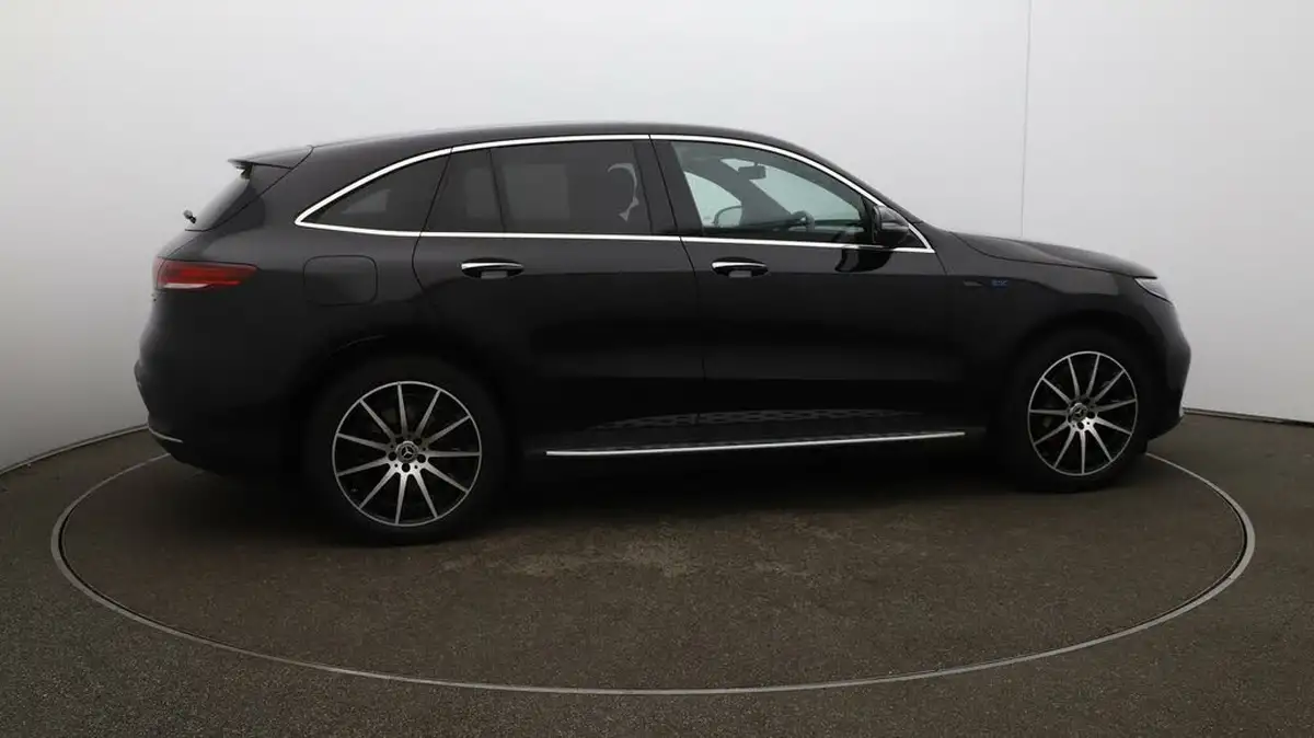 2021-mercedes-benz-eqc-e-eqc-400-amg-line-big-50