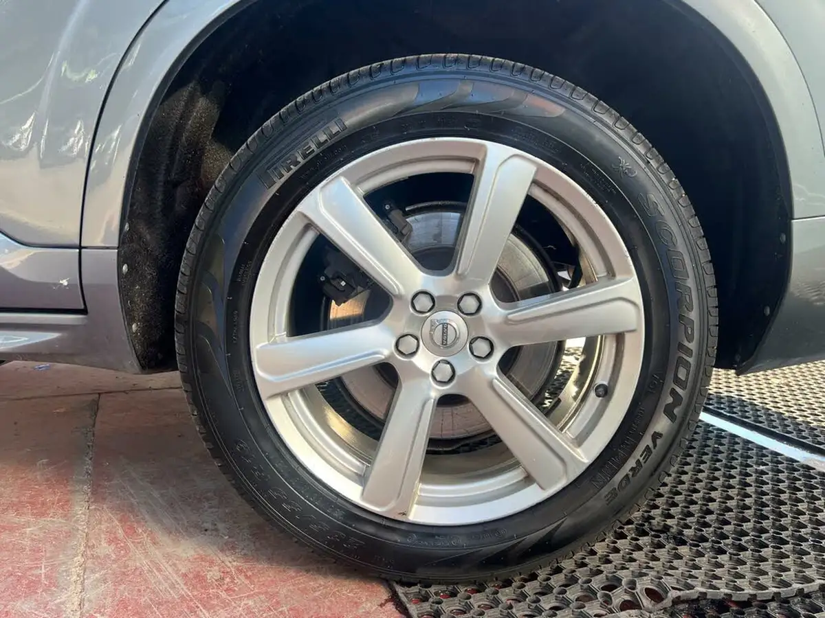 2017-volvo-xc90-20-t8-momentum-momentum-hybrid-auto-big-11