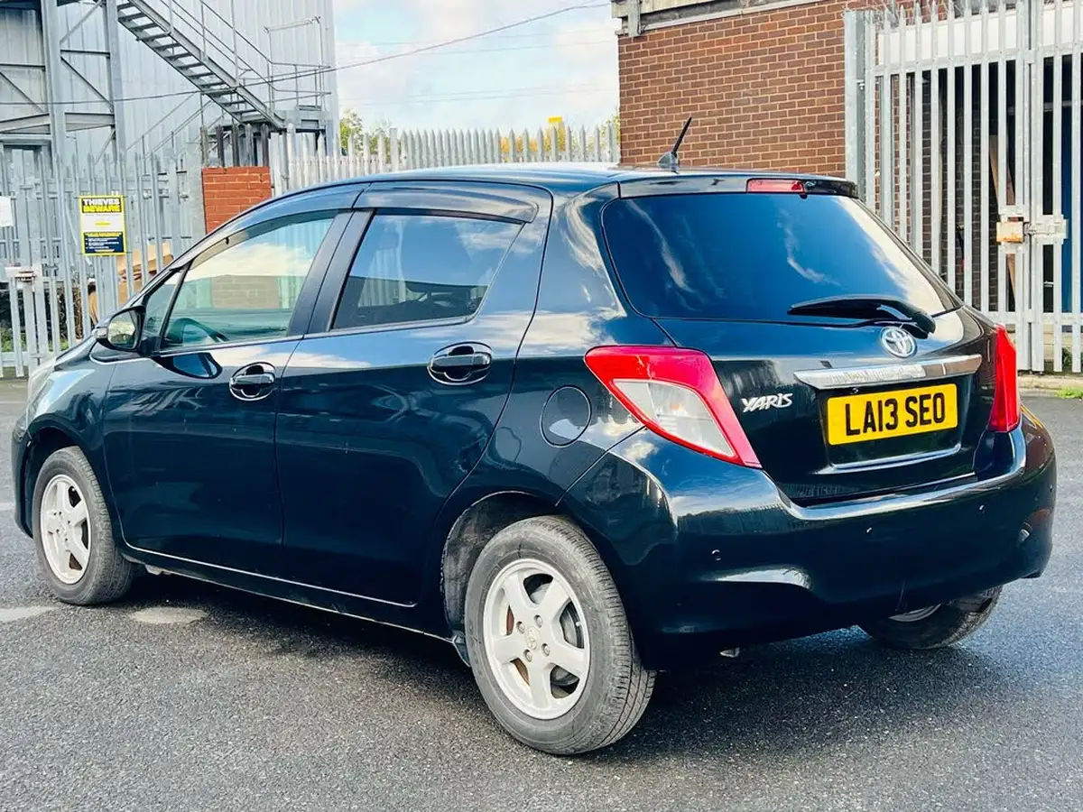 2013-toyota-yaris-133-tr-5d-m-drive-s-big-7