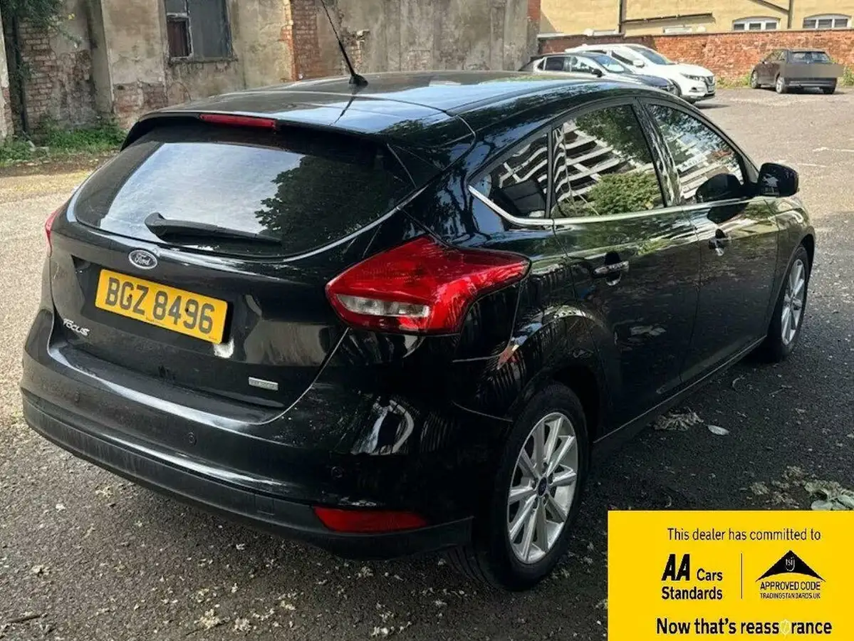 2016-ford-focus-10t-titanium-125ps-hatchback-auto-big-3