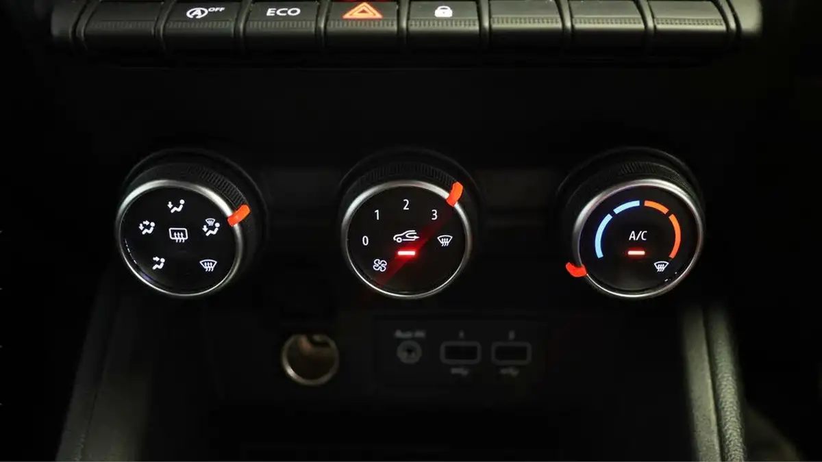 2019-renault-clio-10-sce-iconic-big-11