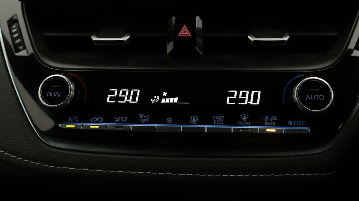 2021-toyota-corolla-18-vvt-i-design-trk-hatchback-5d-big-12