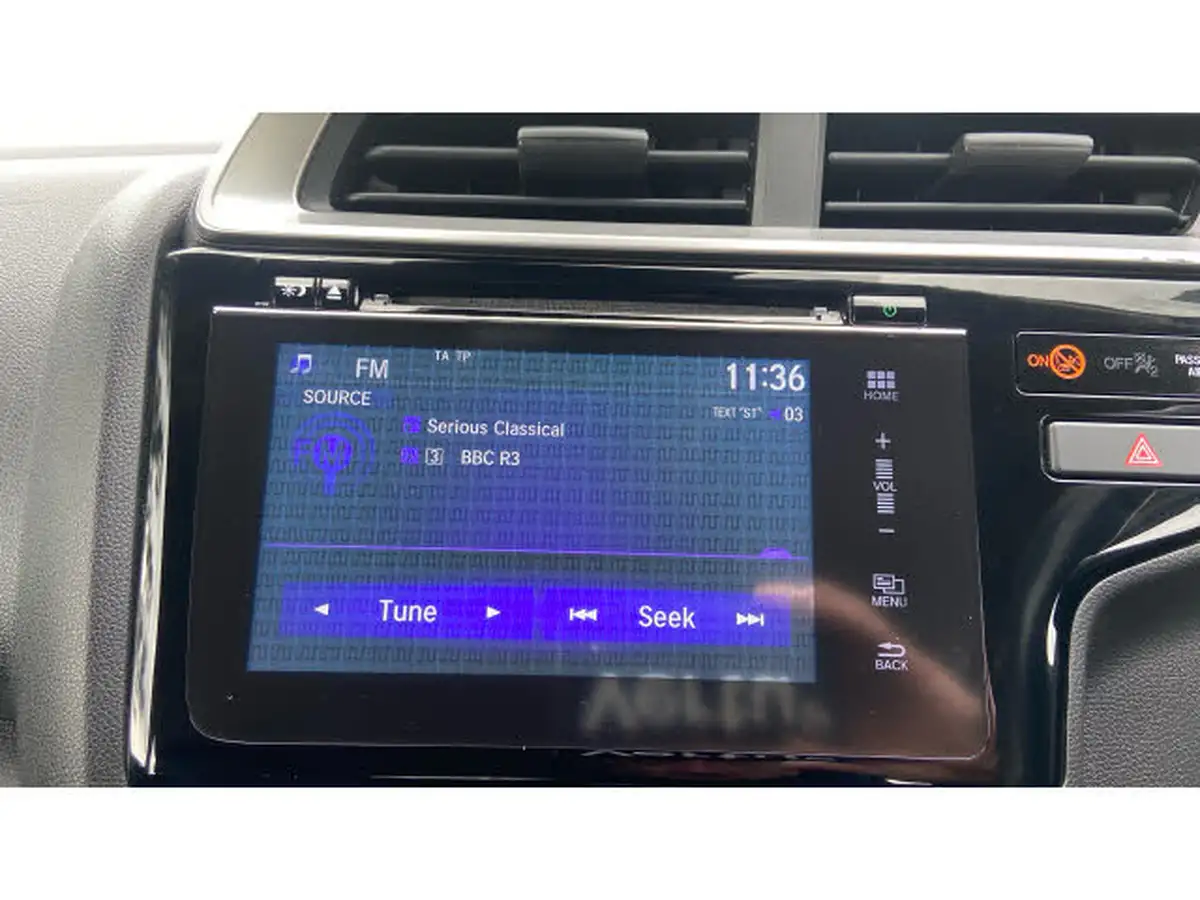 2018-honda-jazz-13-i-vtec-se-cvt-big-35