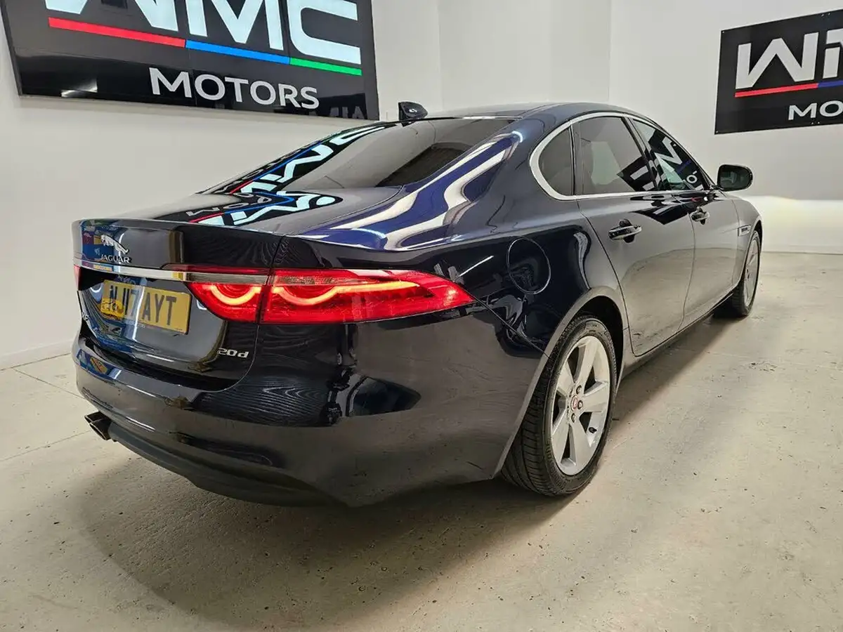 2017-jaguar-xf-20td-portfolio-180ps-saloon-4d-1999cc-auto-big-7