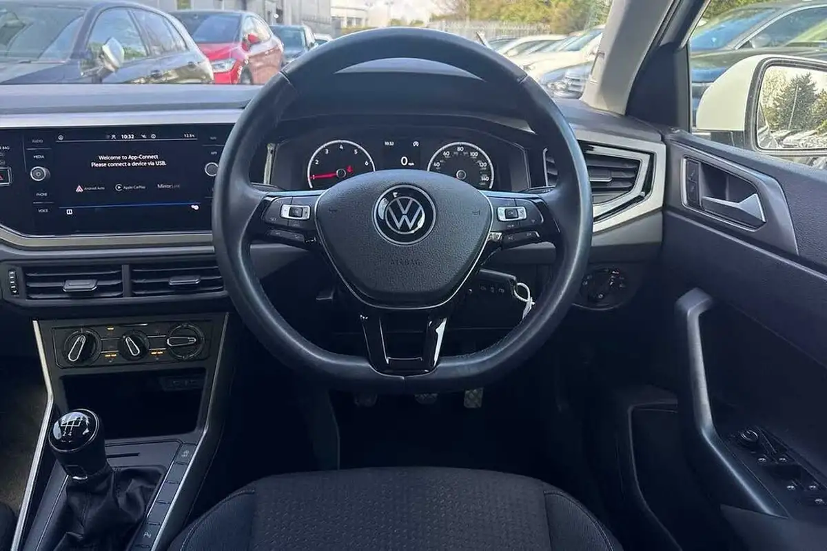 2021-volkswagen-polo-10-tsi-match-big-13