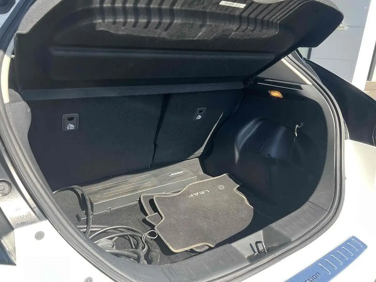 2021-nissan-leaf-e-tekna-big-25
