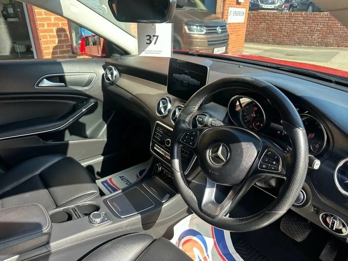 2018-mercedes-benz-gla-class-21d-gla-200d-sport-134bhp-ss-7g-dct-big-4