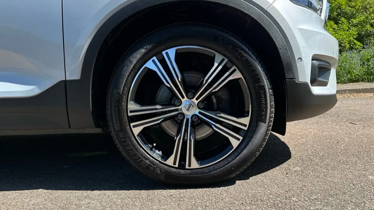 2020-volvo-xc40-20-b4-inscription-pro-big-8
