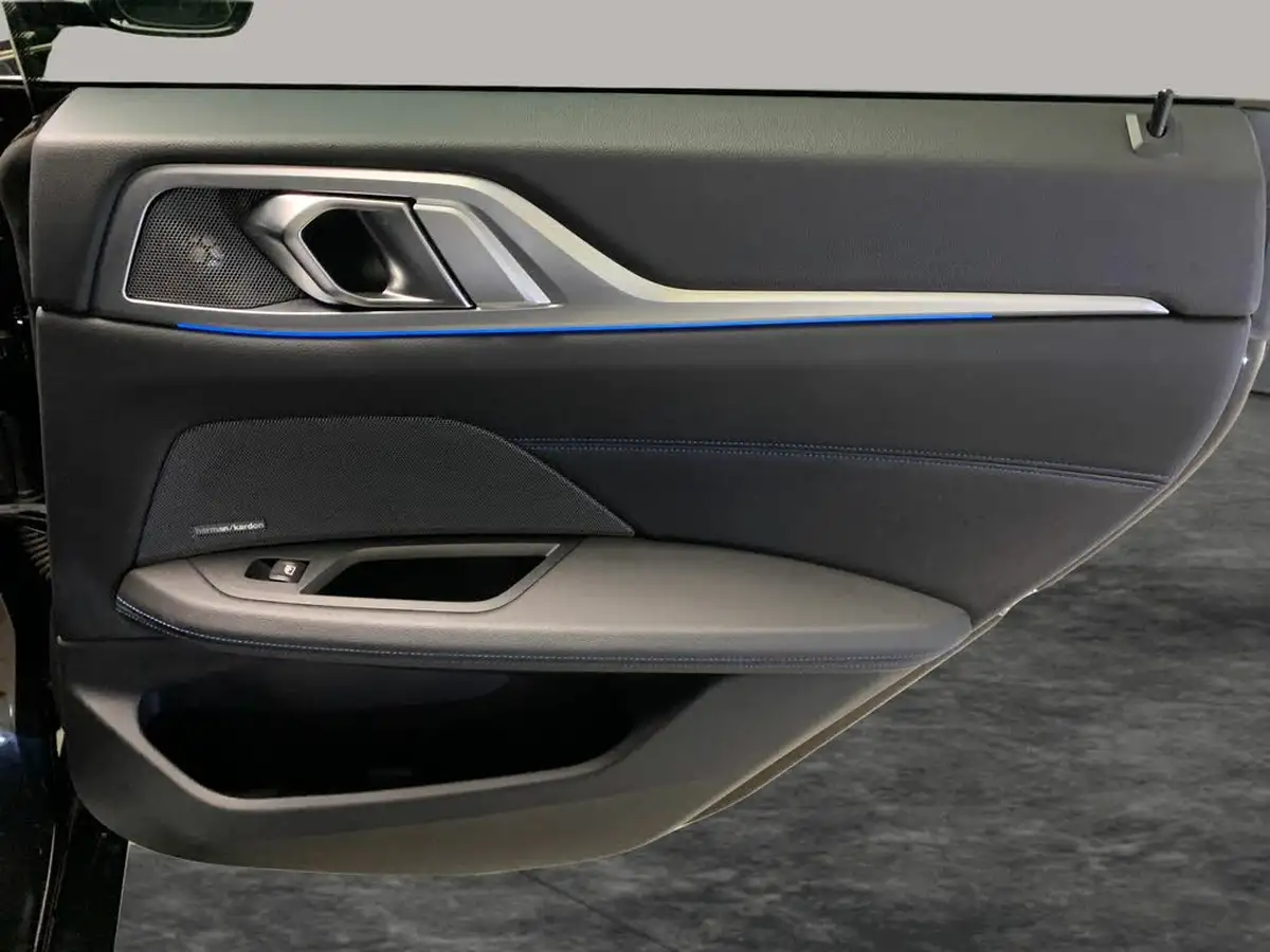 2022-bmw-i4-e-edrive40-m-sport-big-36