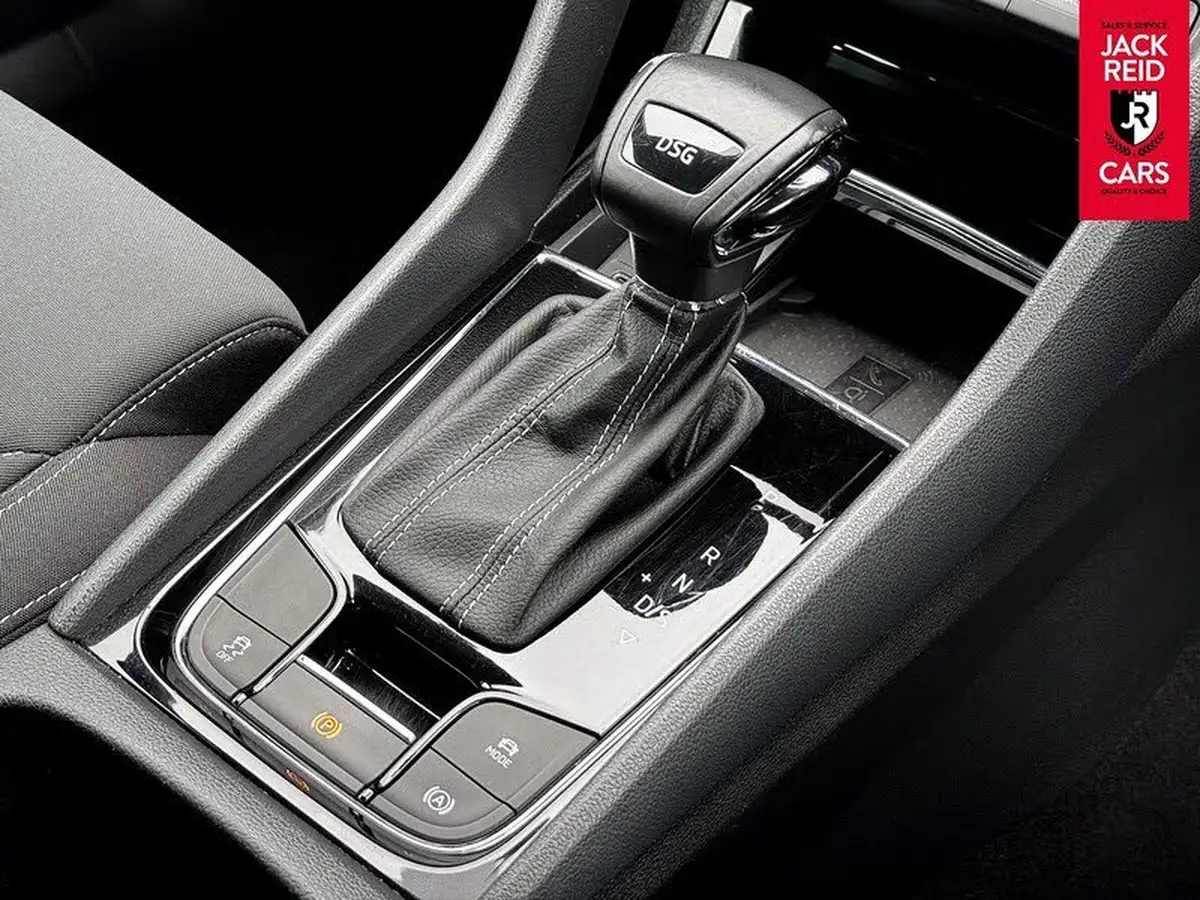 2020-skoda-karoq-15-tsi-sportline-dsg-big-26
