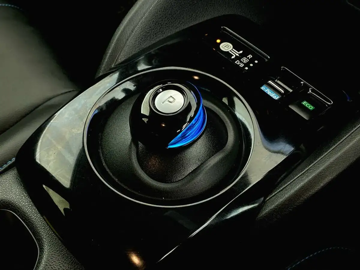 2019-nissan-leaf-e-n-connecta-big-21