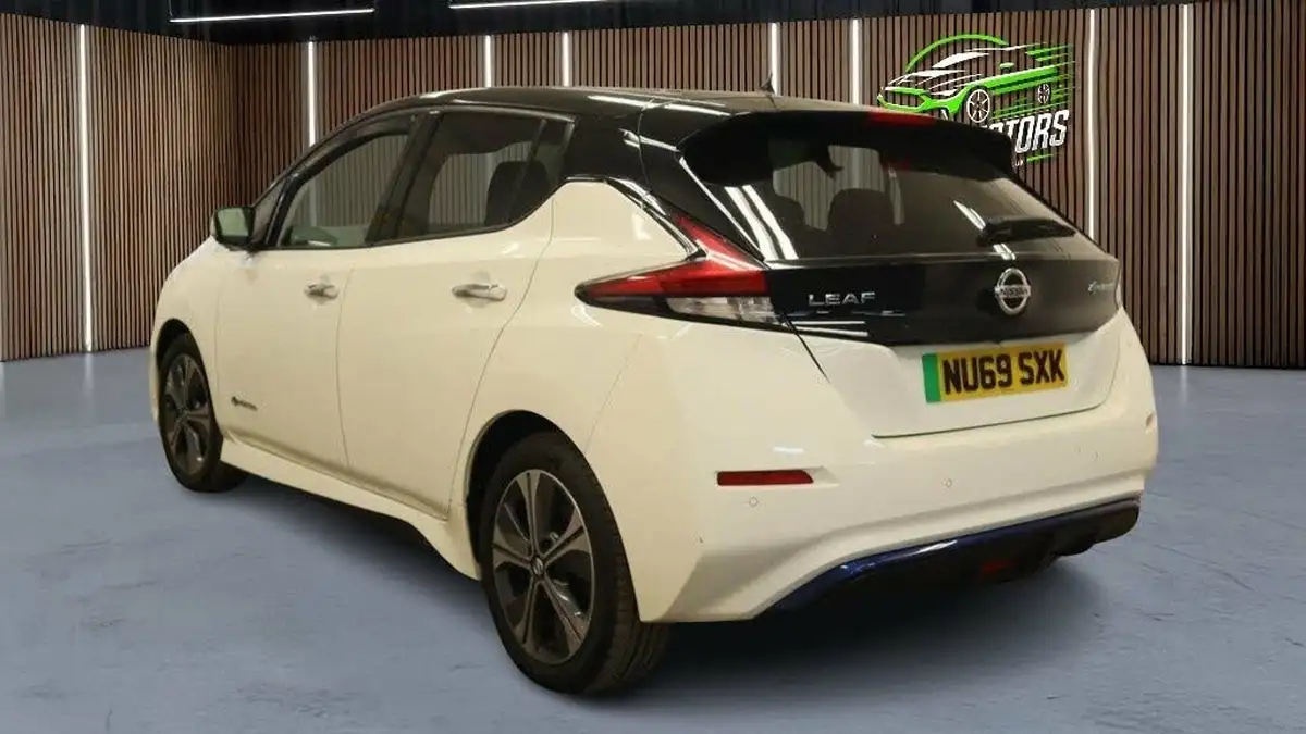 2019-nissan-leaf-e-tekna-big-6