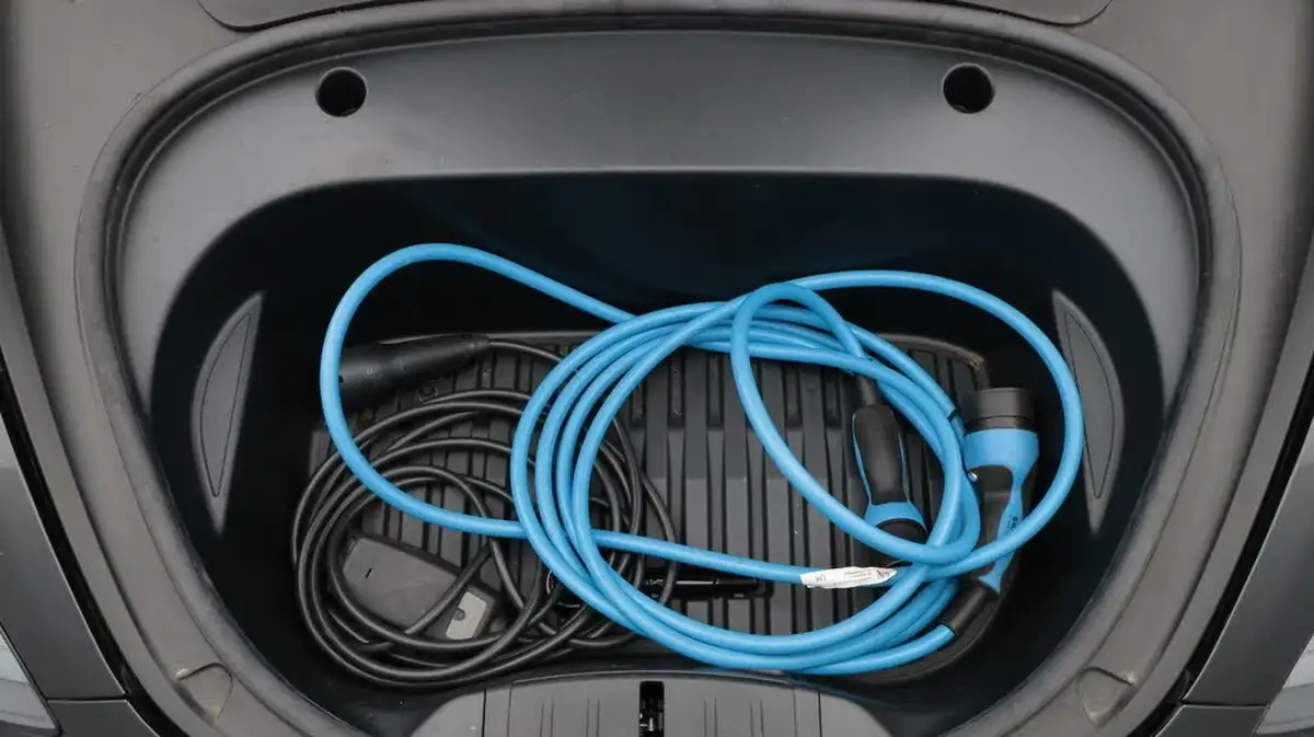 2022-tesla-model-3-e-long-range-big-19