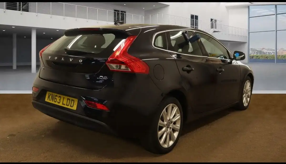 2013-volvo-v40-16td-d2-se-lux-nav-ss-powershift-big-4