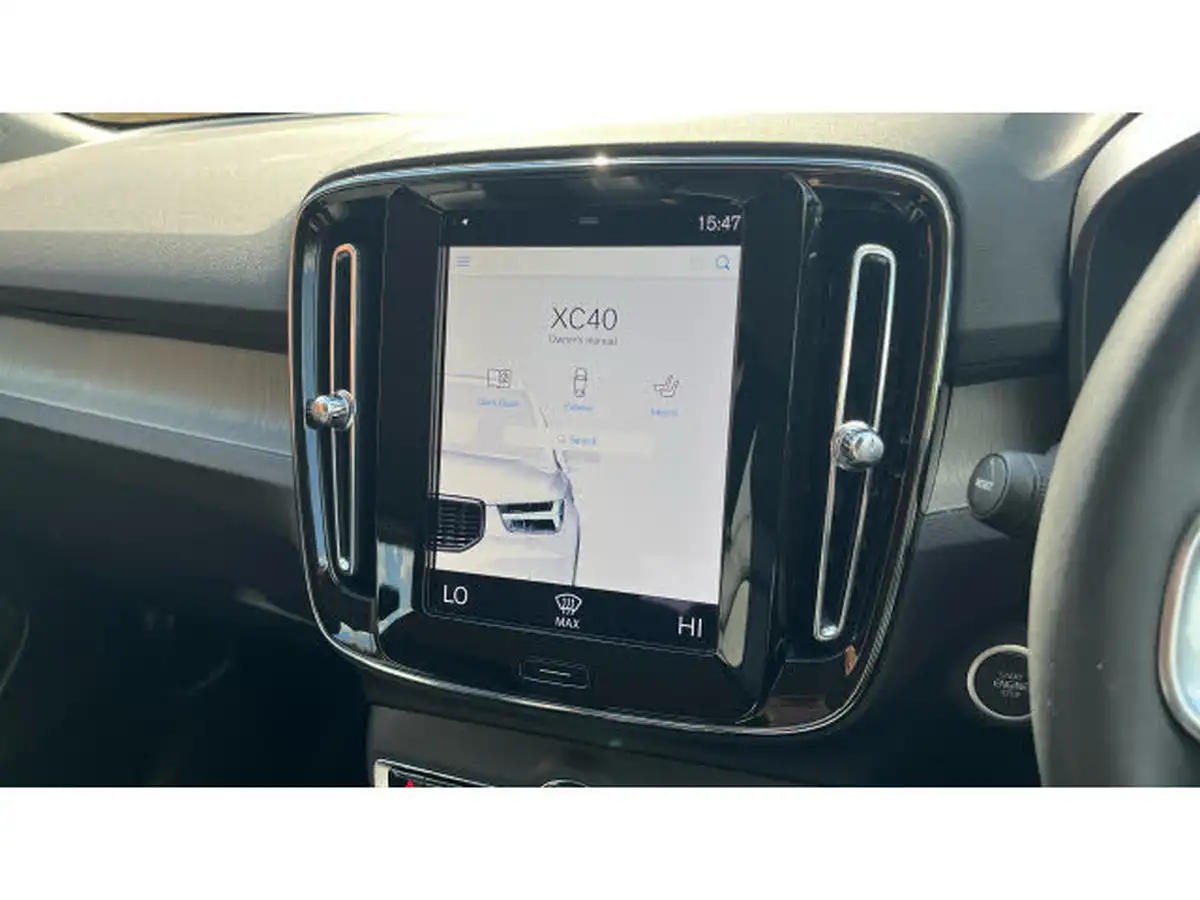 2021-volvo-xc40-15-t4-inscription-208bhp-big-11