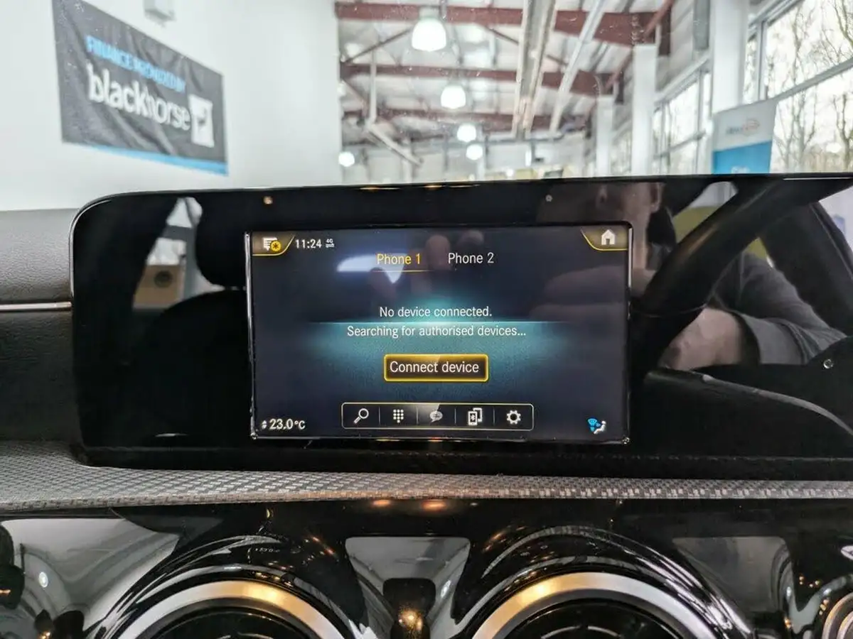 2019-mercedes-benz-a-class-13-a180-se-big-15