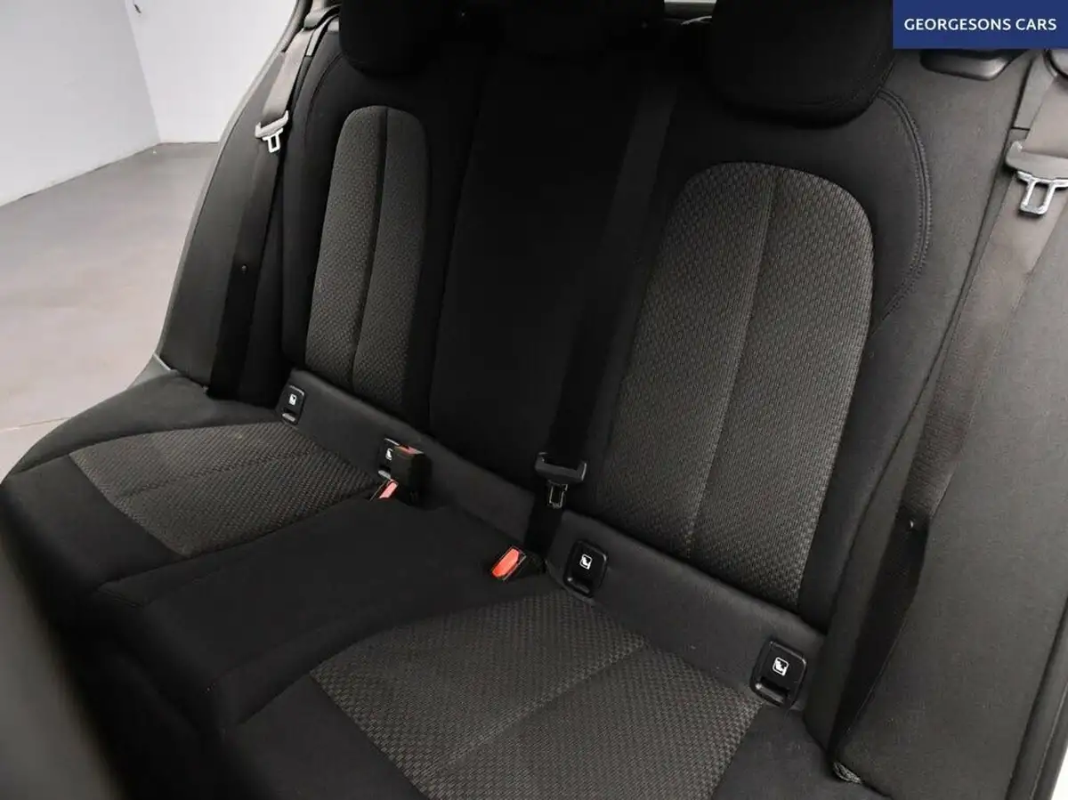 2020-bmw-1-series-15td-116d-se-big-24