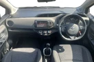 2016-toyota-yaris-133-design-bi-tone-small-10