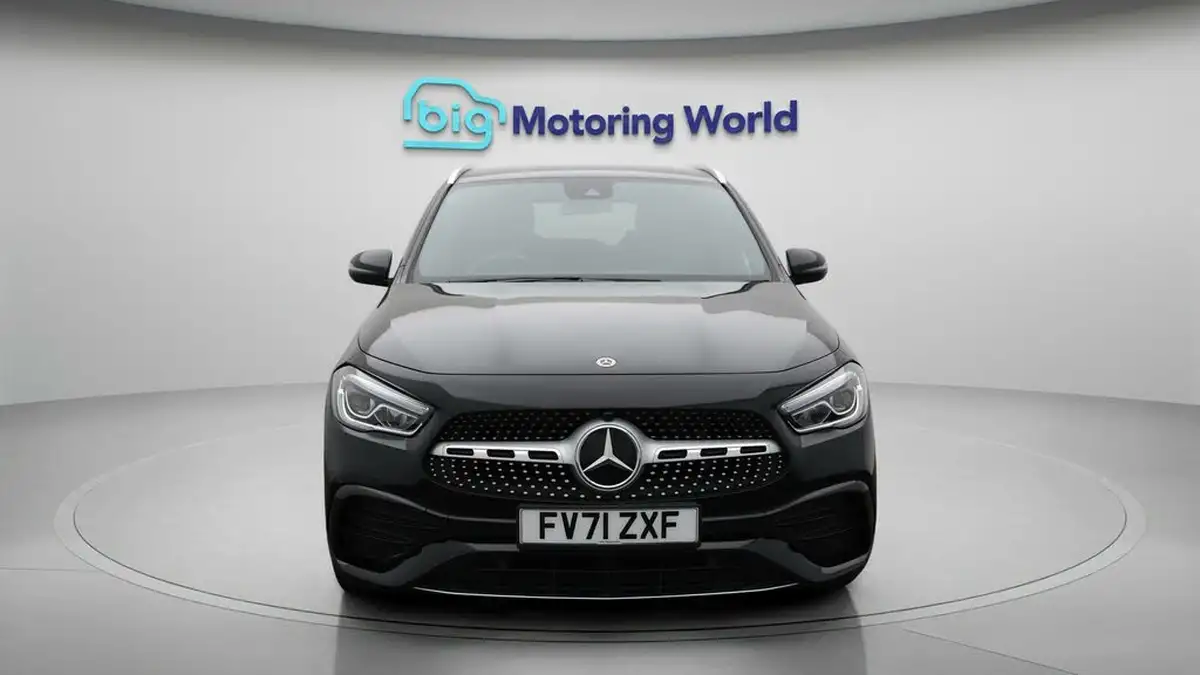2022-mercedes-benz-gla-class-13-gla-180-amg-line-premium-big-2