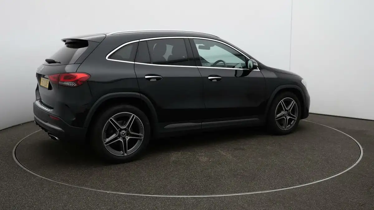 2022-mercedes-benz-gla-class-13-gla-180-amg-line-premium-big-50