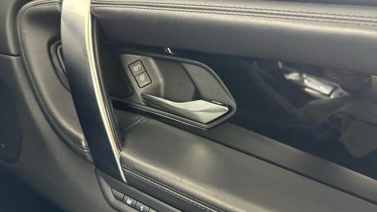 2019-land-rover-discovery-sport-20-p250-hse-big-21