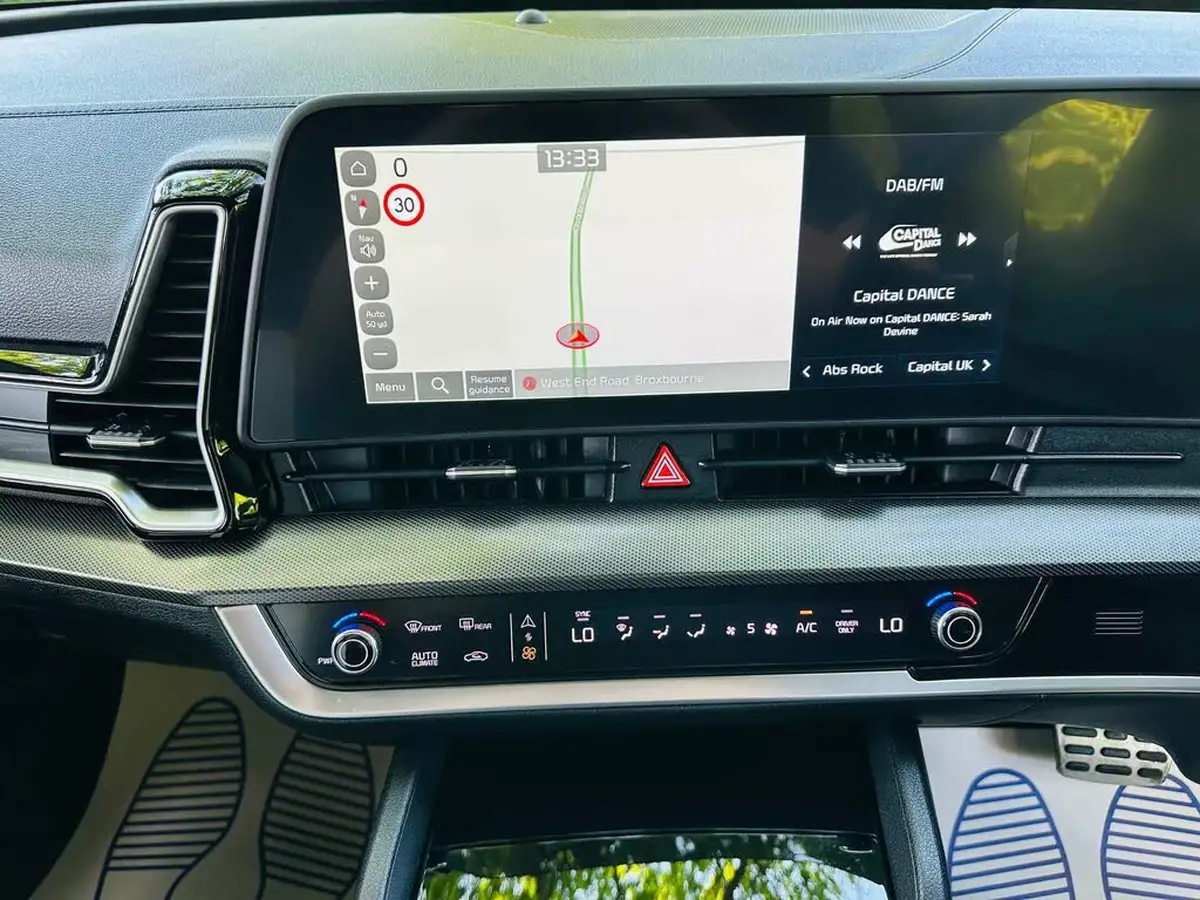 2023-kia-sportage-16-t-gdi-gt-line-226bhp-hev-auto-big-12