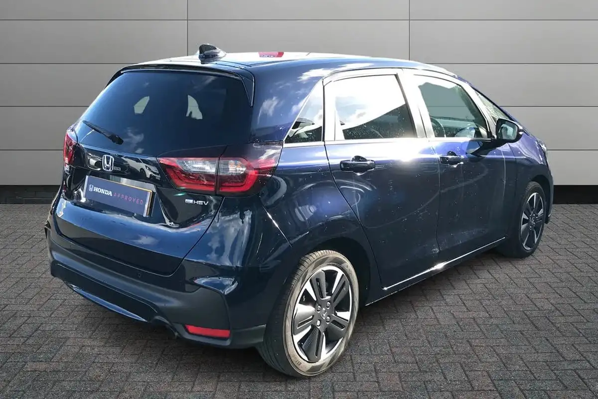 2024-honda-jazz-15-i-mmd-advance-big-11