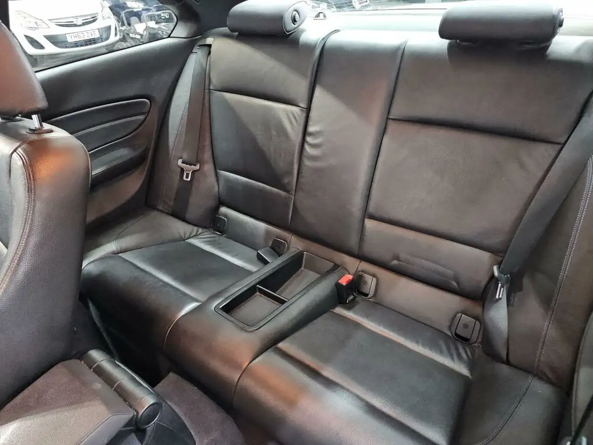 2012-bmw-1-series-20-120i-sport-plus-edition-coupe-big-17