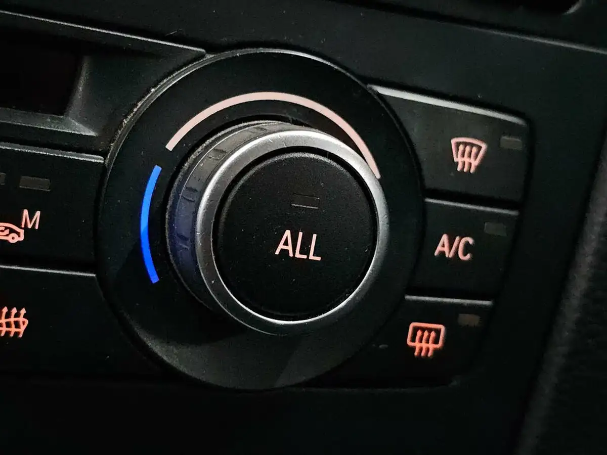 2012-bmw-1-series-20-120i-sport-plus-edition-coupe-big-41