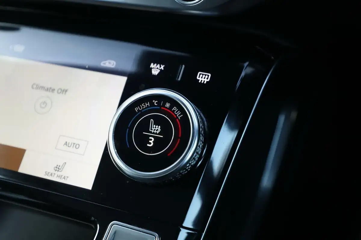 2022-jaguar-i-pace-ev400-hse-black-big-28