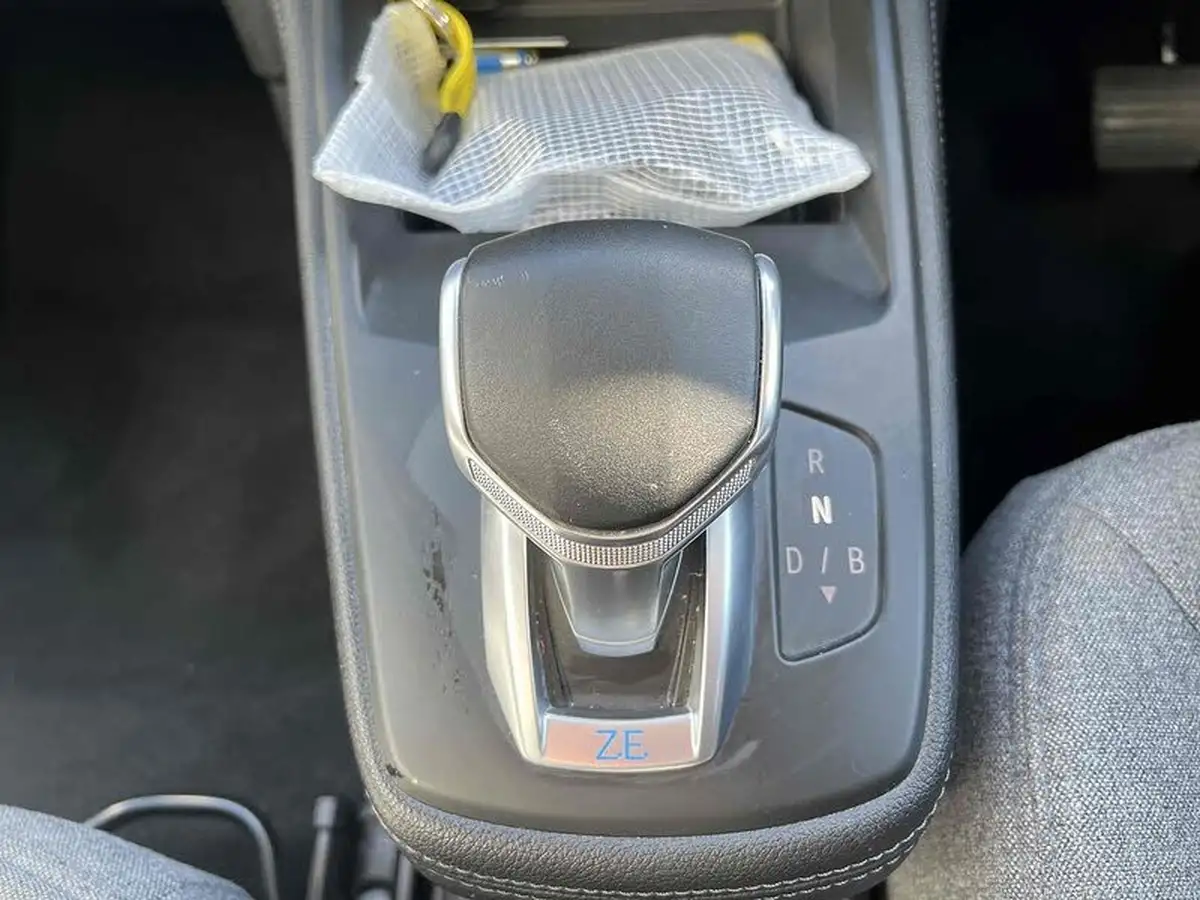 2020-renault-zoe-e-i-iconic-135ps-r135ze50-big-37