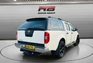 2012-nissan-navara-25td-tekna-eu-v-small-10