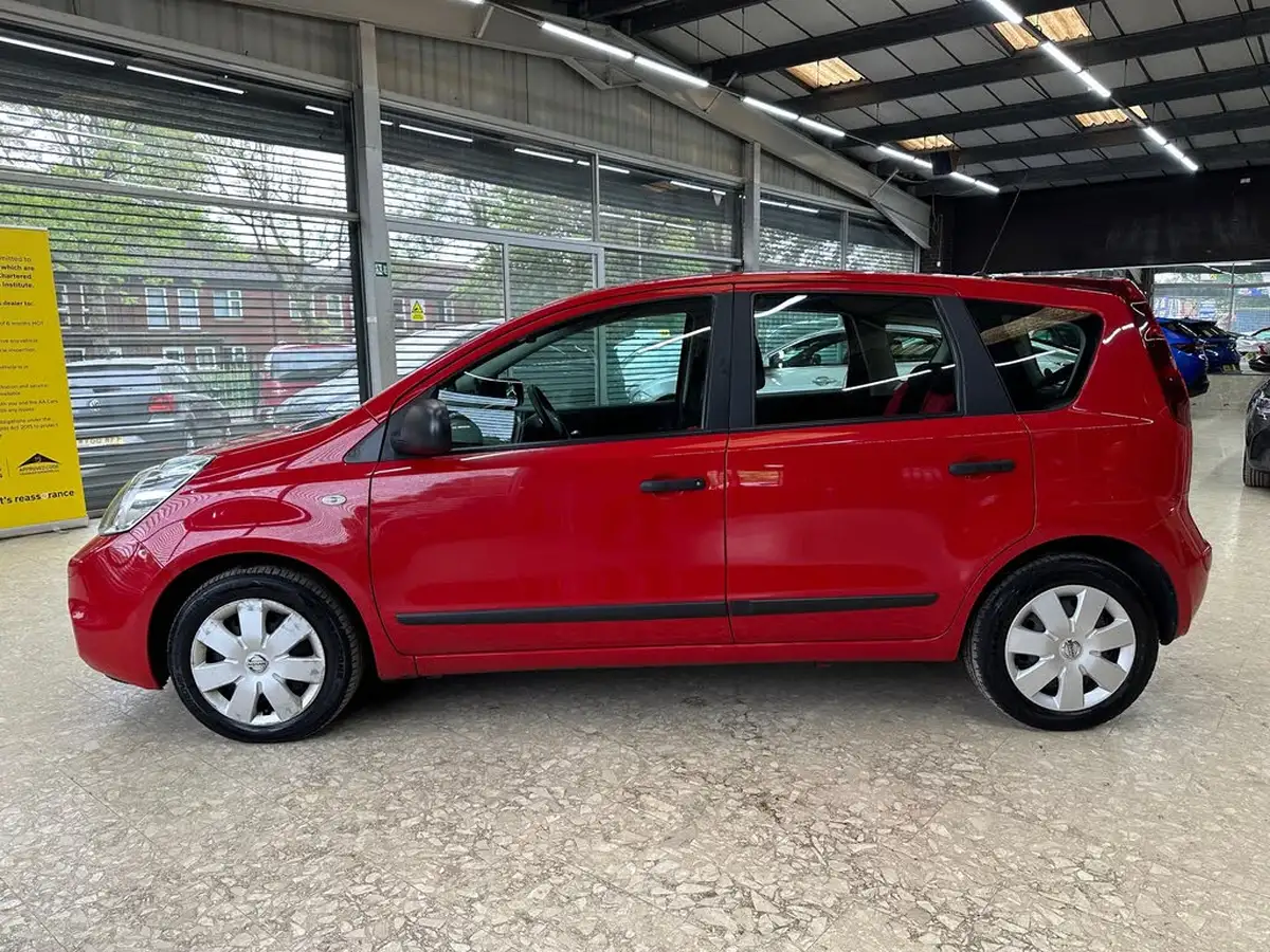 2010-nissan-note-16-visia-auto-big-3