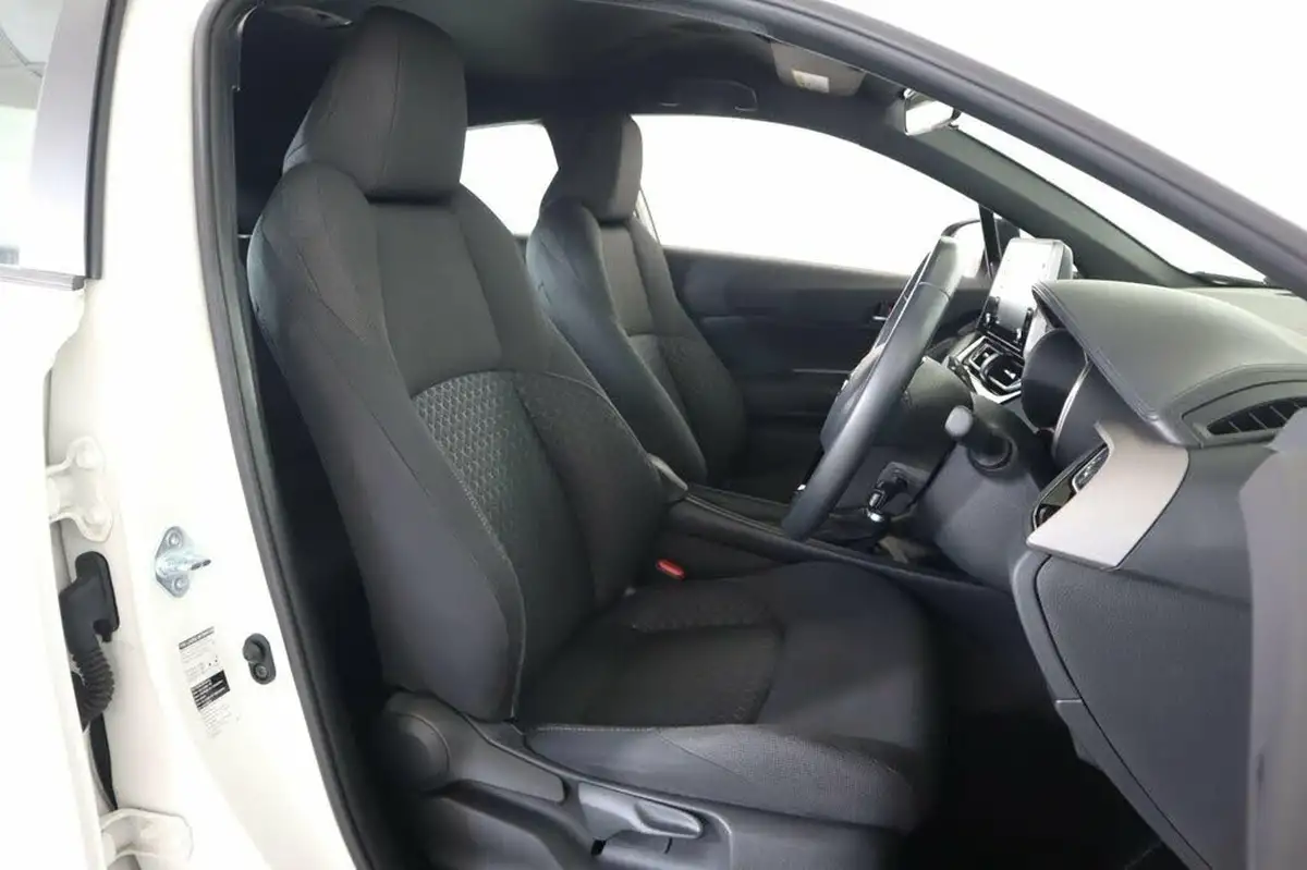 2021-toyota-c-hr-18-vvt-i-icon-big-10