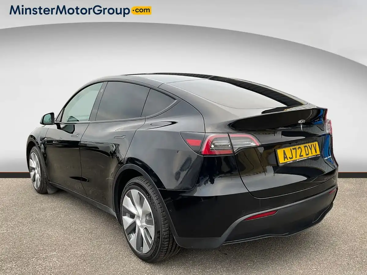 2022-tesla-model-y-e-long-range-big-3