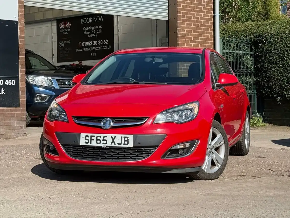 2015-vauxhall-astra-16-sri-115ps-hatchback-auto-big-10