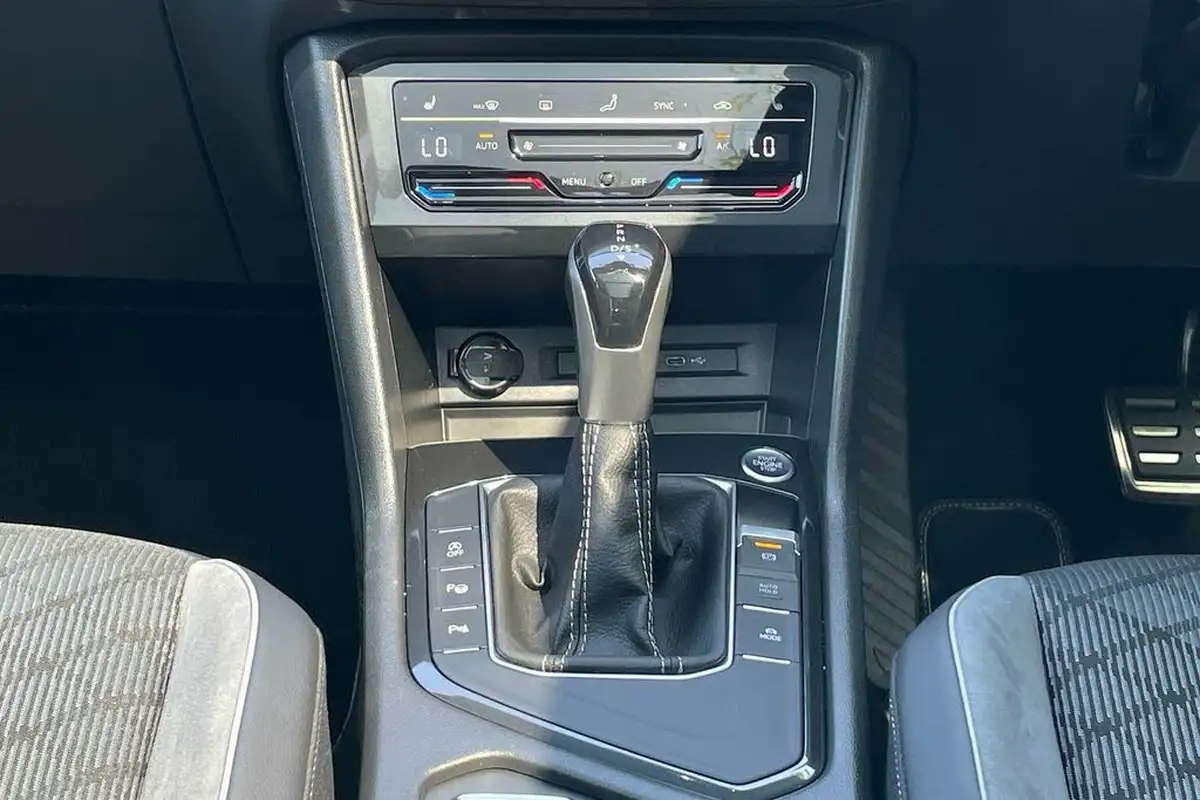 2024-volkswagen-tiguan-15-tsi-r-line-edition-big-34