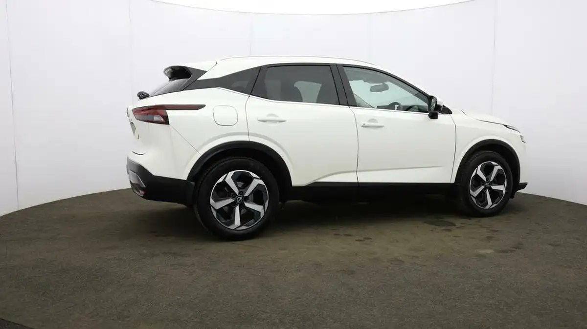2022-nissan-qashqai-13-dig-t-n-connecta-140ps-big-54