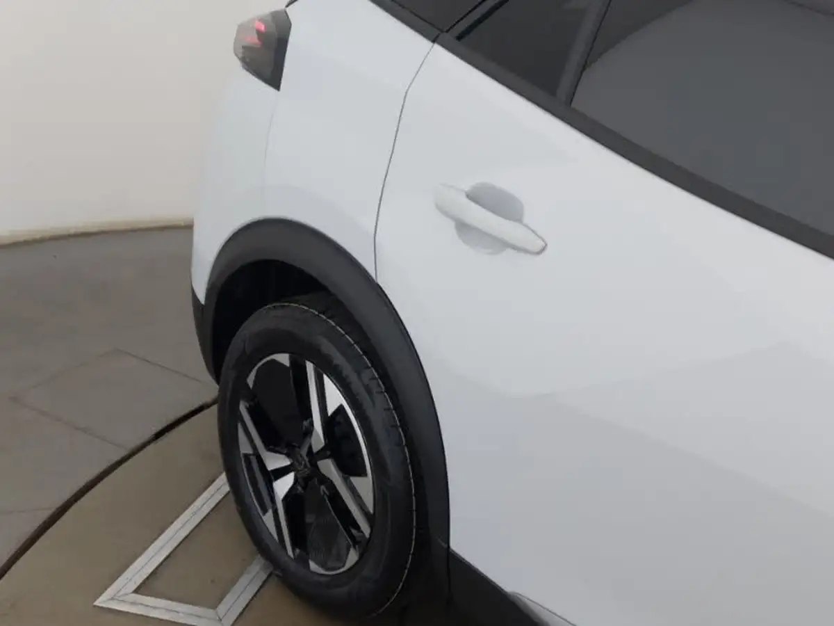 2024-peugeot-2008-suv-12-puretech-allure-130ps-eat8-big-11