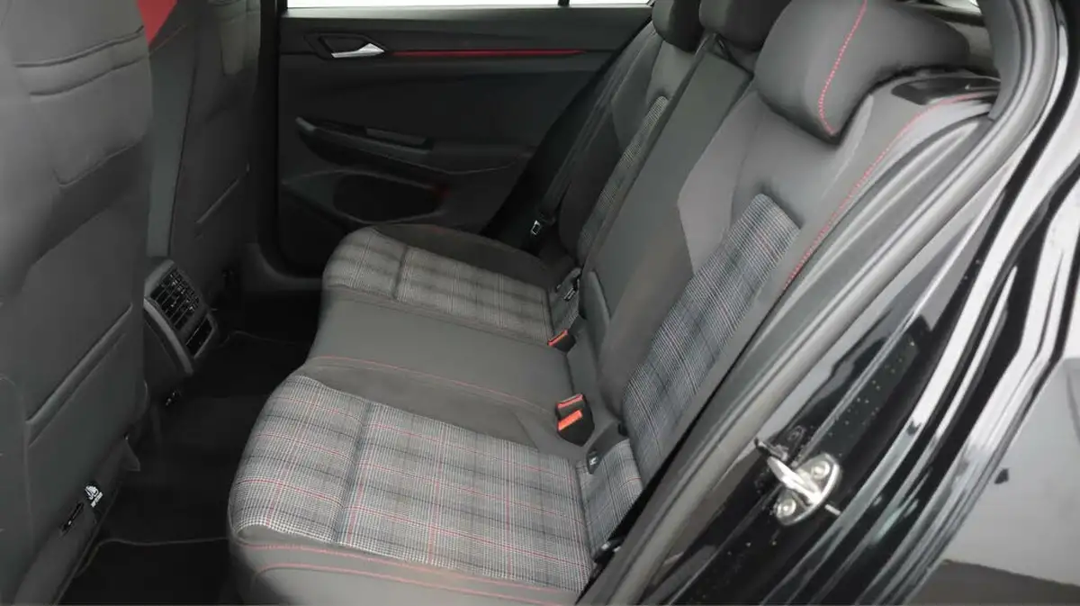 2022-volkswagen-golf-20-tsi-gti-dsg-big-16