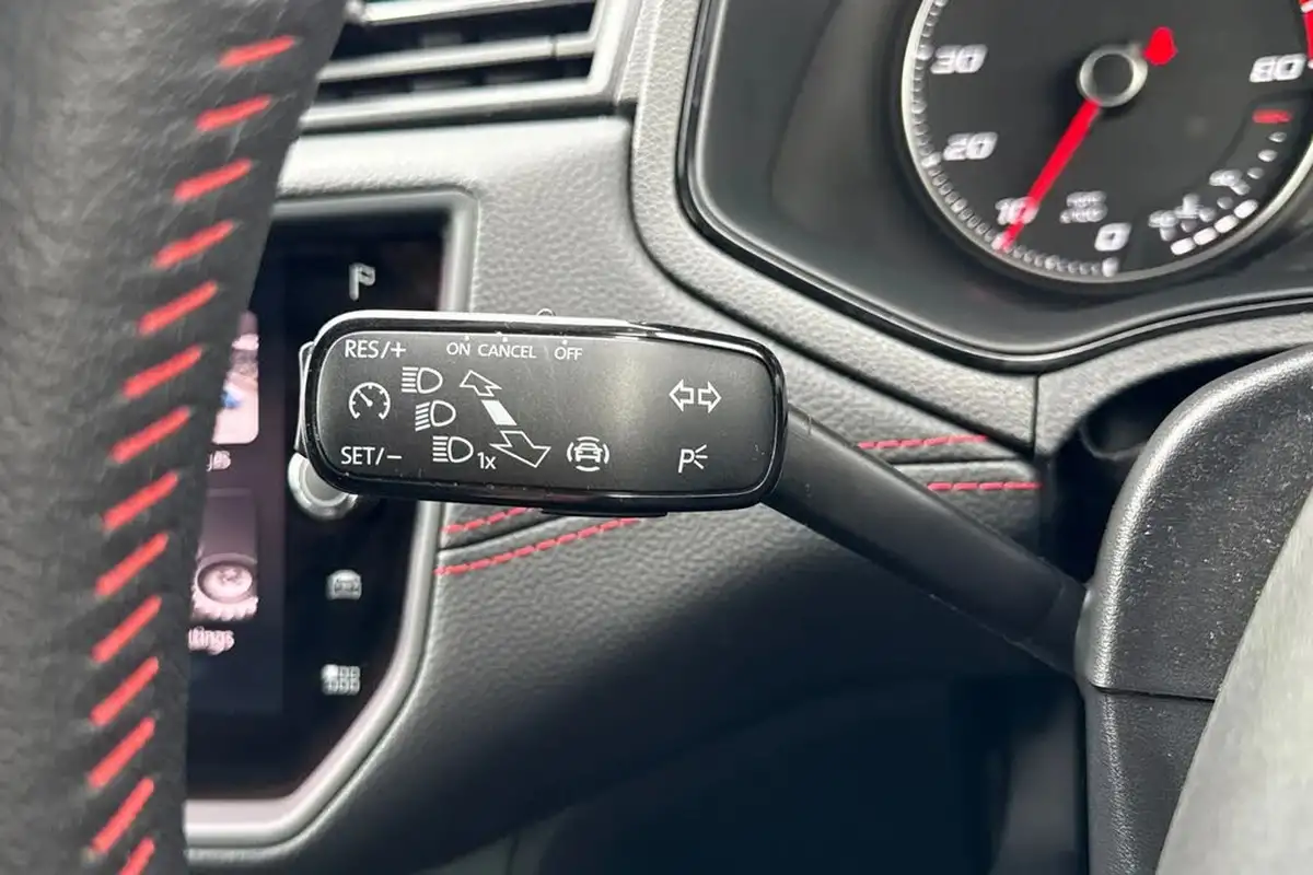 2020-seat-ibiza-10-mpi-fr-big-39