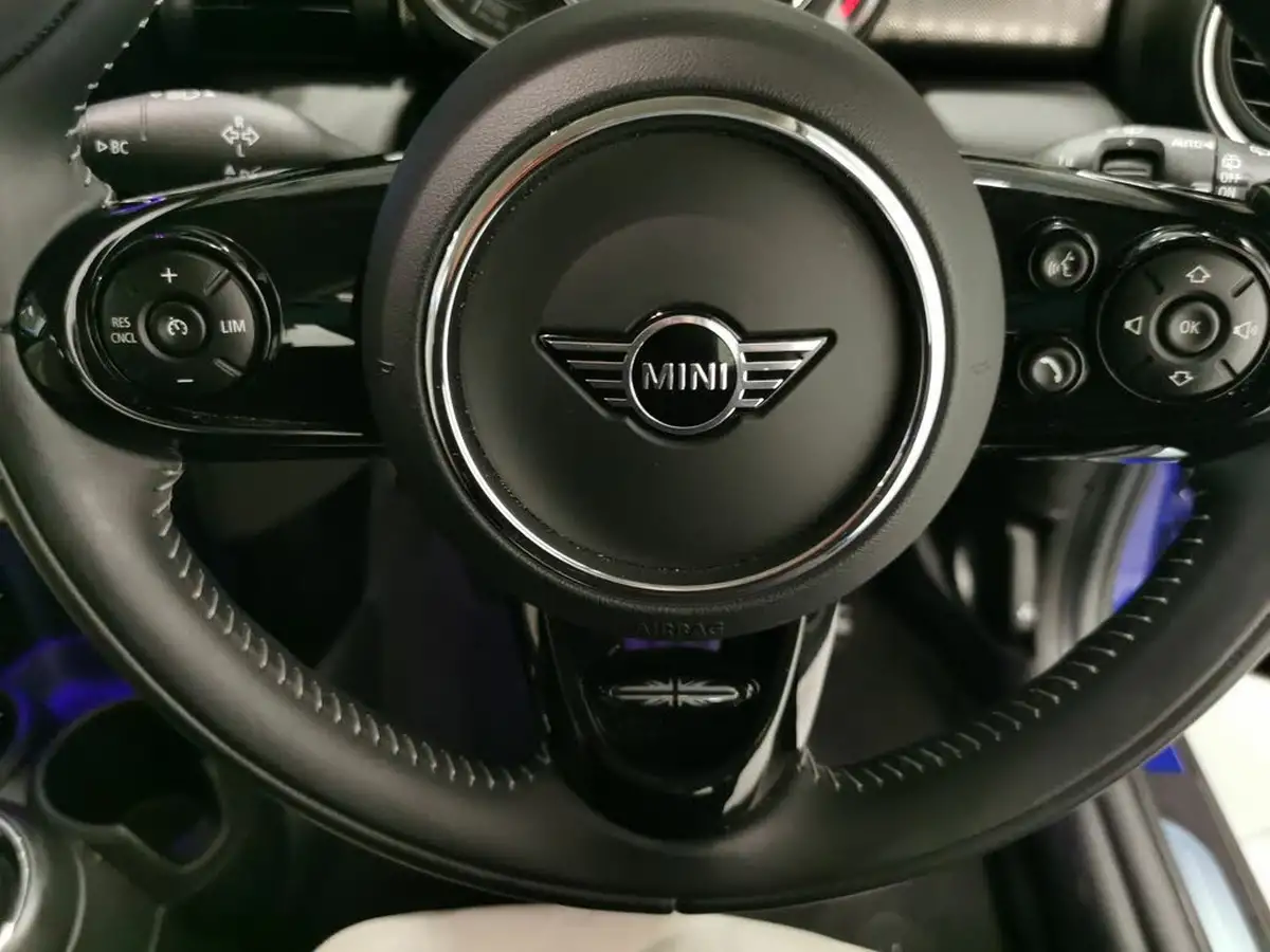 2021-mini-cooper-15-cooper-exclusive-series-ii-hatchback-3d-big-18
