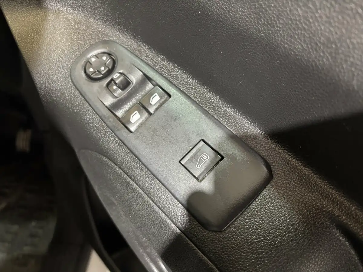2023-peugeot-partner-15-bluehdi-1000-professional-premium-100pseu6d-ss-big-24