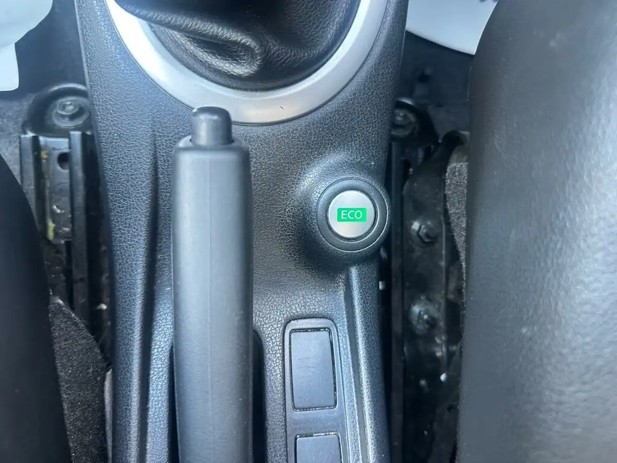 2014-nissan-note-15dci-tekna-style-pack-big-42