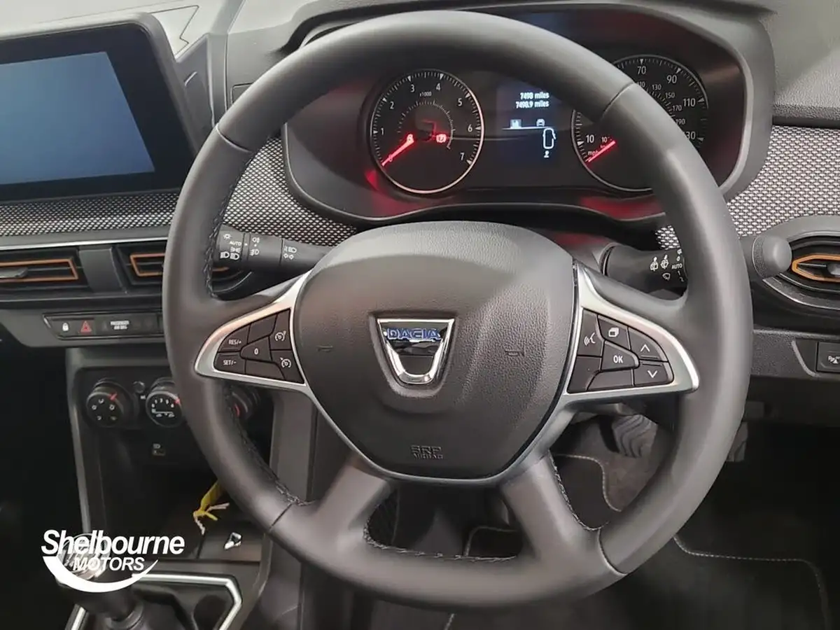 2022-dacia-sandero-stepway-10-tce-comfort-100bhp-bi-fuel-big-3