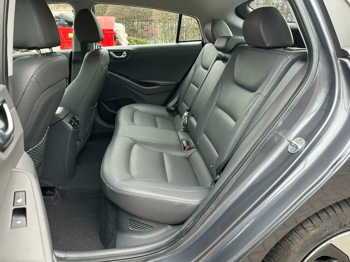 2018-hyundai-ioniq-16-gdi-premium-se-hybrid-big-23