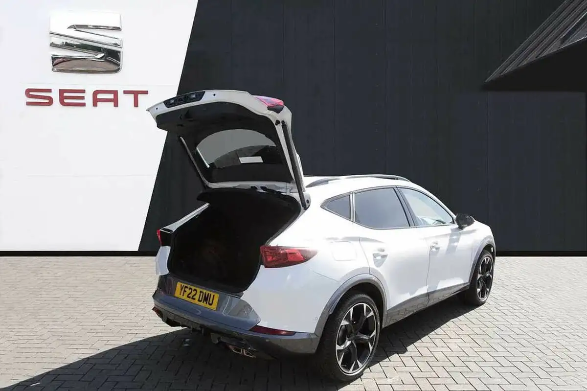 2022-cupra-formentor-14-e-hybrid-vz1-big-11
